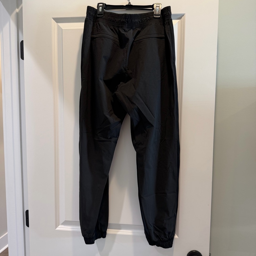 Athleta Women’s Black Textured Brooklyn Jogger - Picture 3 of 4